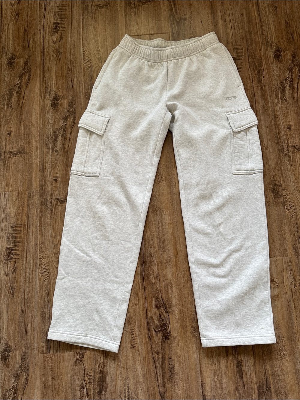 Aritzia Kids Light Gray Cargo Sweatpants - Neutral Lounge Style